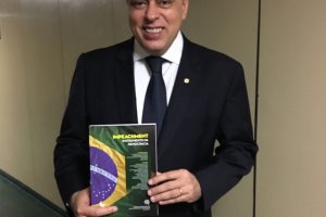 2016 - Lançamento do livro Impeachment - Instrumento da democracia 1